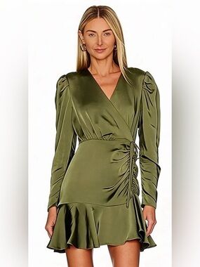 Steve Madden Green mini dress ruffle detailing and long sleeves Size 6